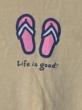 Life is Good shirt  size small